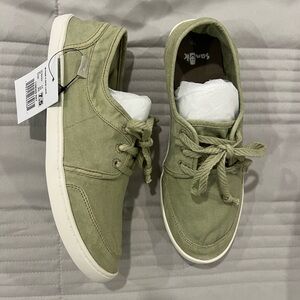 Sanuk Women's Olive Canvas Sneakers